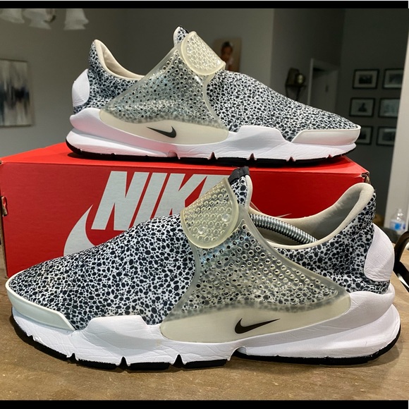 Nike Other - Nike Sock Dart Safari White Black